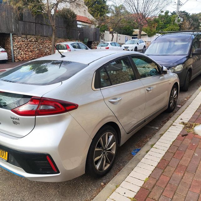 יונדאי איוניק