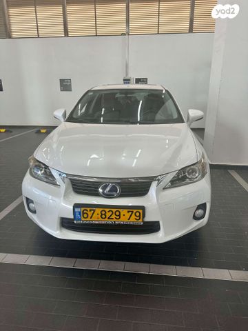 מודעת רכב לקסוס CT