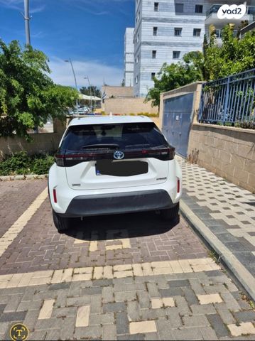 טויוטה יאריס קרוס