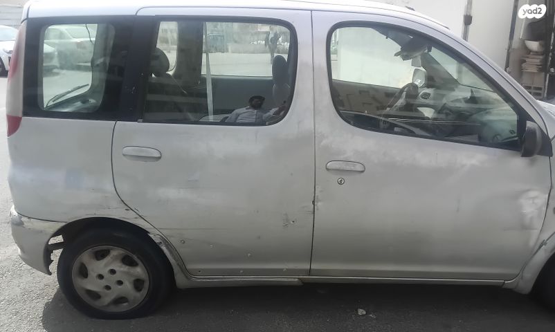 מודעת רכב טויוטה יאריס