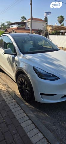 מודעת רכב טסלה מודל Y
