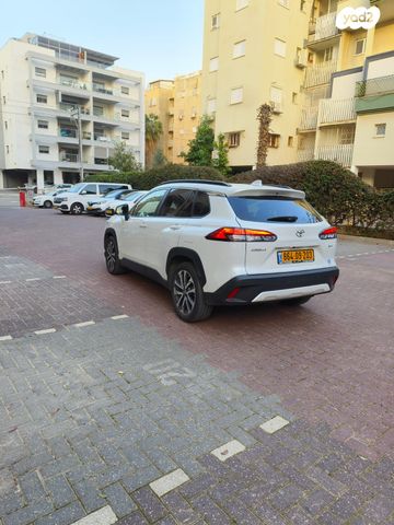 טויוטה קורולה קרוס