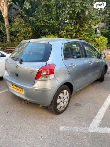 טויוטה יאריס