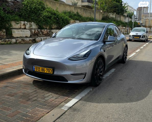 מודעת רכב טסלה מודל Y