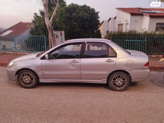 מודעת רכב מיצובישי לנסר