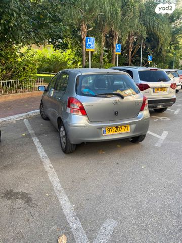 טויוטה יאריס