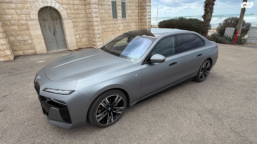 מודעת רכב ב מ וו i7