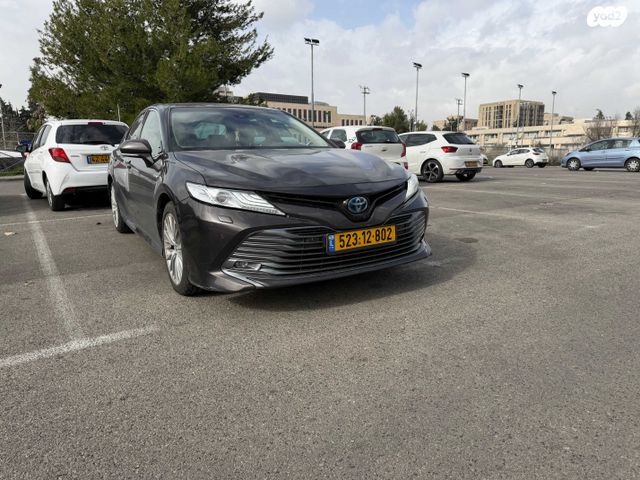 טויוטה קאמרי