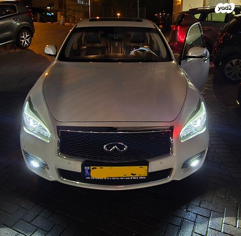 מודעת רכב אינפיניטי Q70