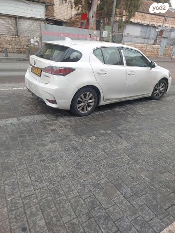 מודעת רכב לקסוס CT