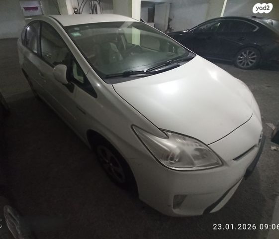 טויוטה פריוס