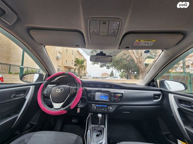 טויוטה קורולה