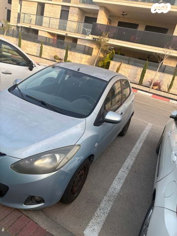 מודעת רכב מאזדה 2