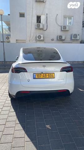 מודעת רכב טסלה מודל Y