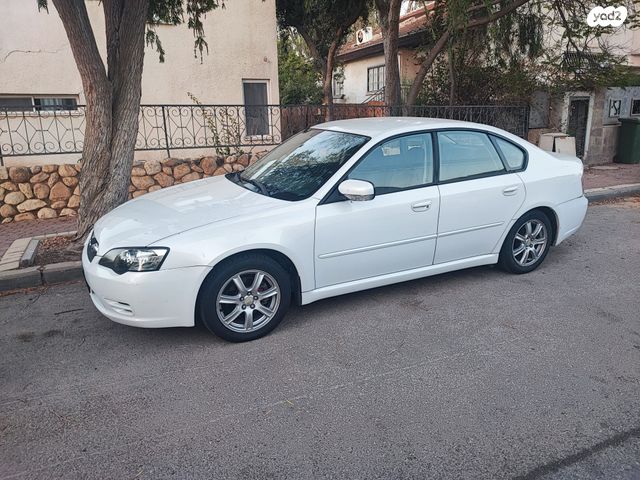 סובארו B4/לגאסי