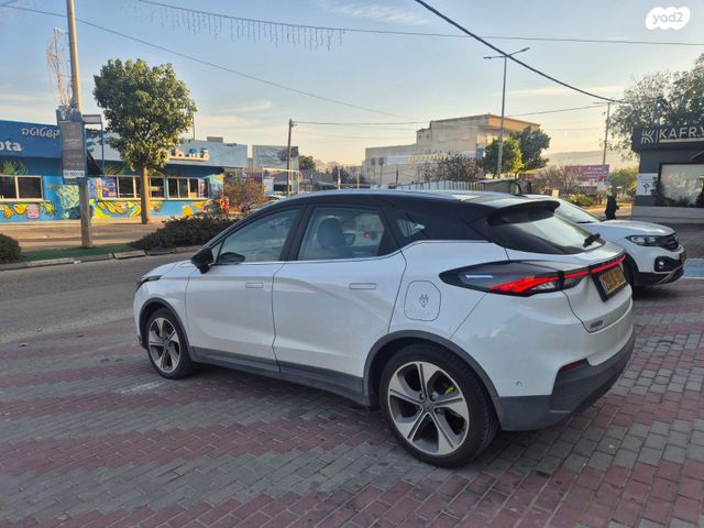 ג׳ילי Geometry C