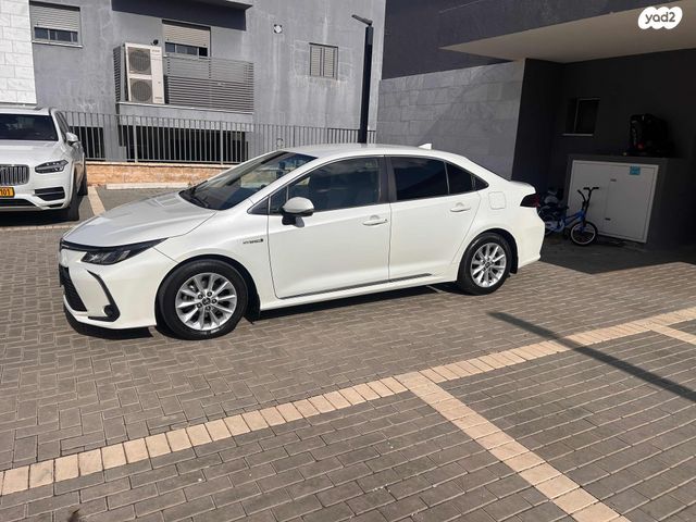 טויוטה קורולה