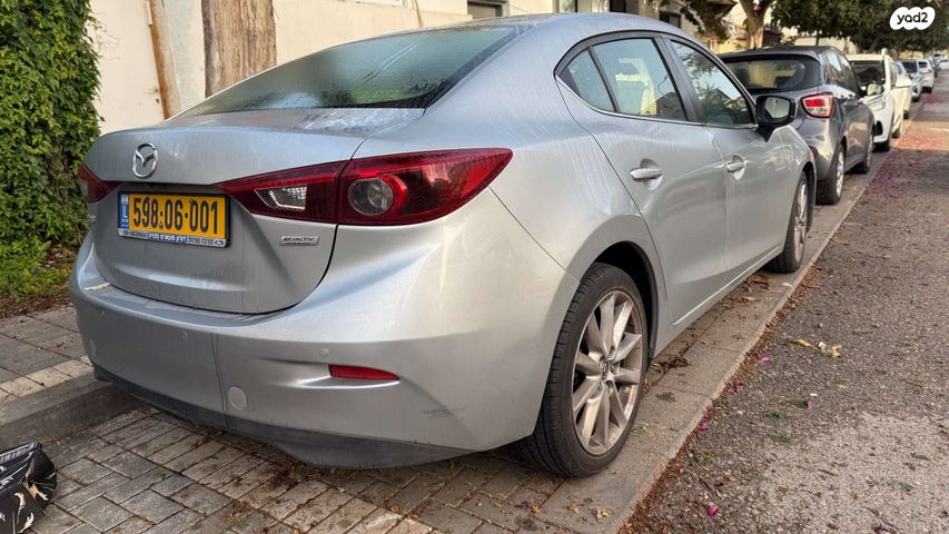 מאזדה 3