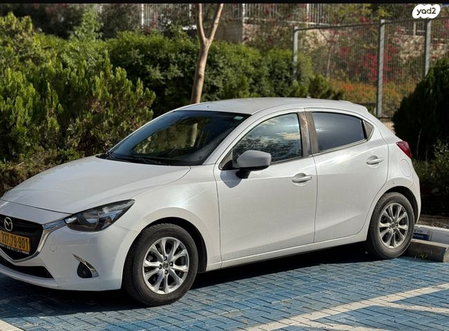 מודעת רכב מאזדה 2