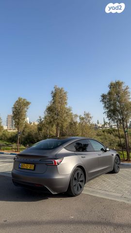 טסלה מודל 3