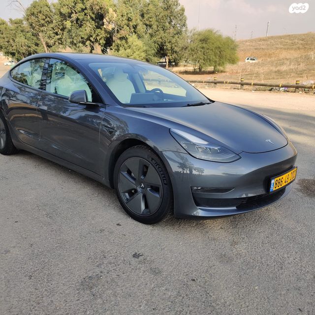 מודעת רכב טסלה מודל 3