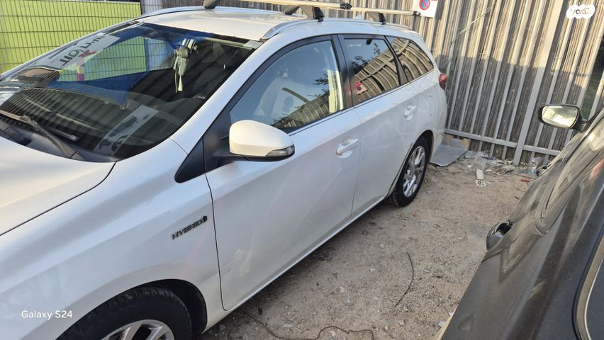 מודעת רכב טויוטה אוריס