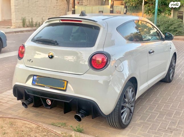 מודעת רכב אלפא רומיאו מיטו