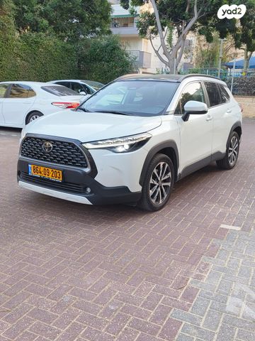 מודעת רכב טויוטה קורולה קרוס