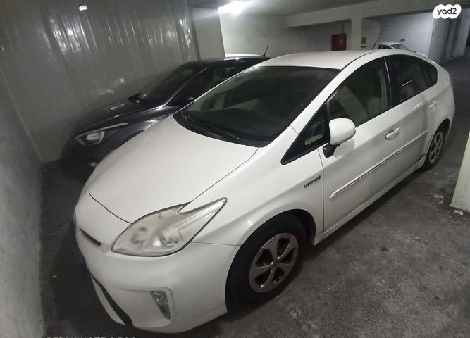 טויוטה פריוס