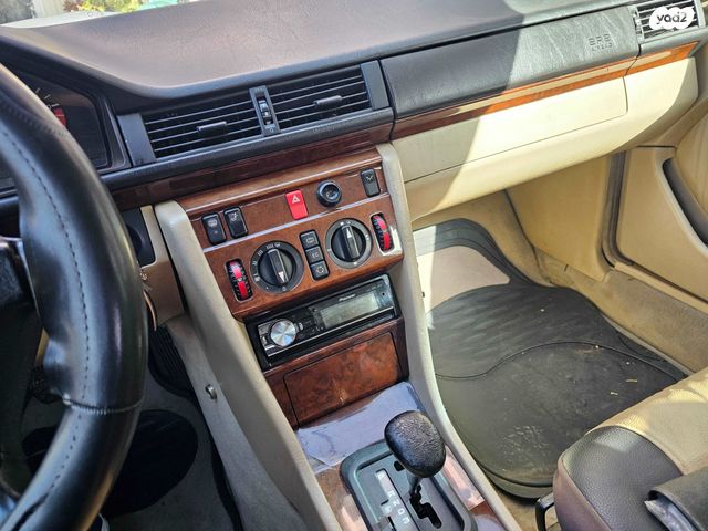 מודעת רכב מרצדס-בנץ E-class