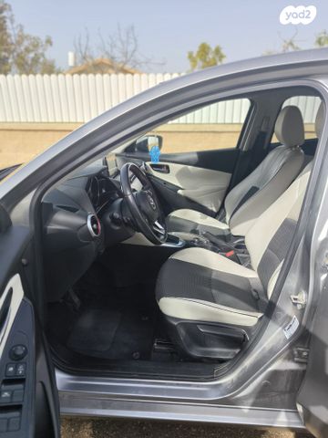 מודעת רכב מאזדה 2