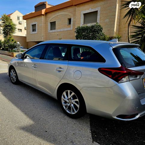 מודעת רכב טויוטה אוריס