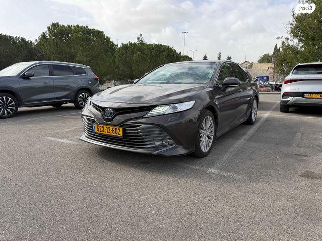 טויוטה קאמרי