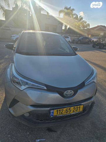 מודעת רכב טויוטה C-HR