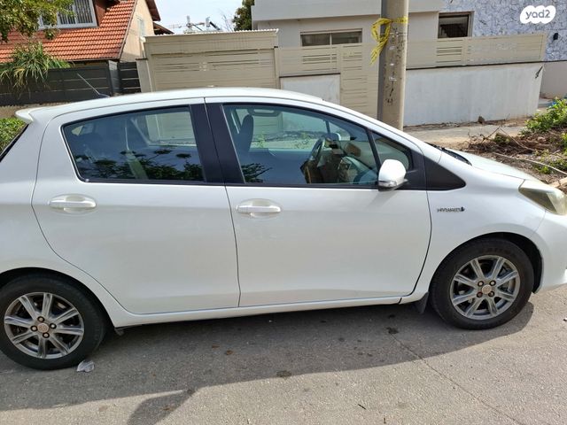 טויוטה יאריס