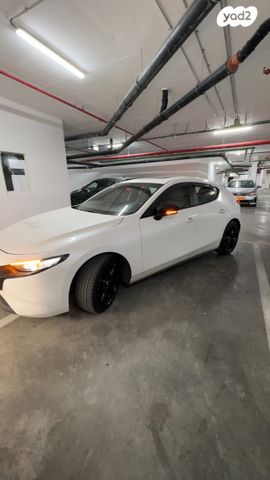 מודעת רכב מאזדה 3