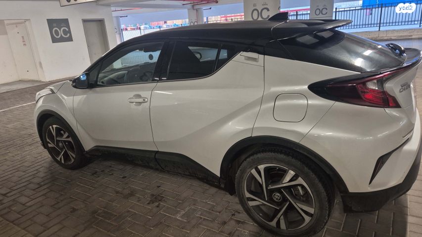 מודעת רכב טויוטה C-HR