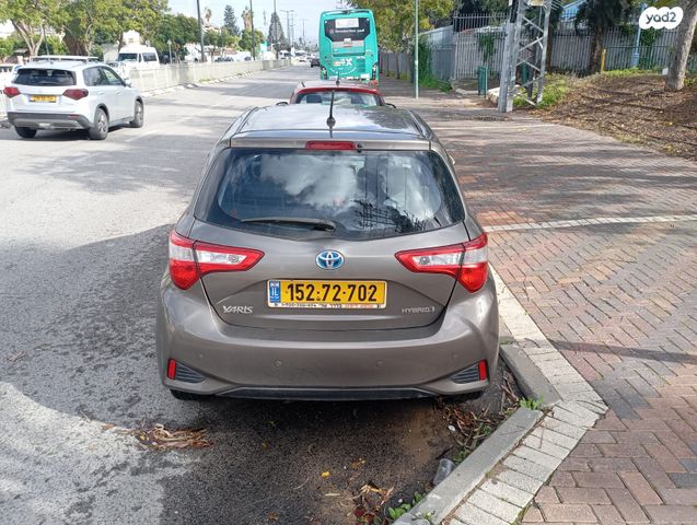 טויוטה יאריס