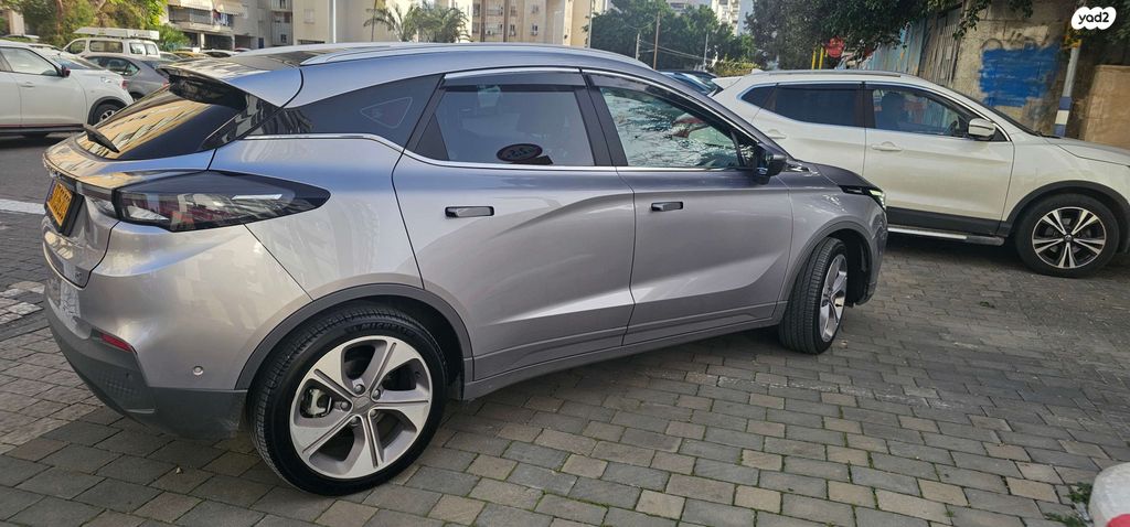 ג׳ילי Geometry C