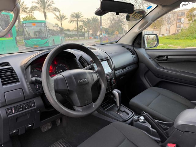 איסוזו די-מקס