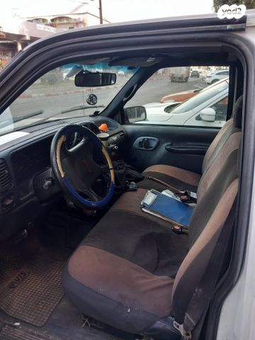 מודעת רכב ג'י.אם.סי סיירה