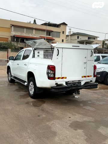 מיצובישי טרייטון / L200