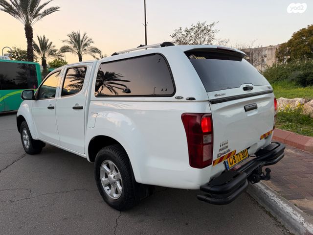 איסוזו די-מקס