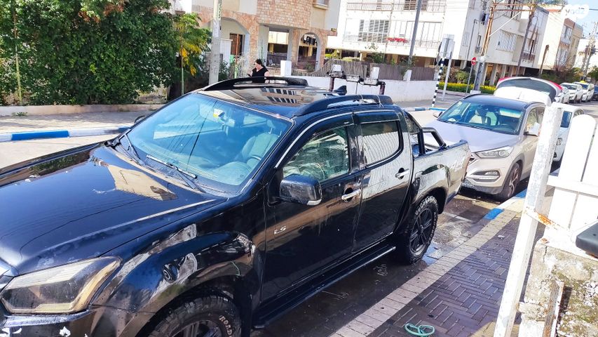 איסוזו די-מקס