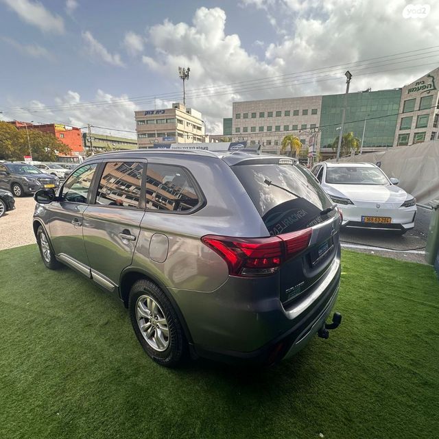 מיצובישי אאוטלנדר