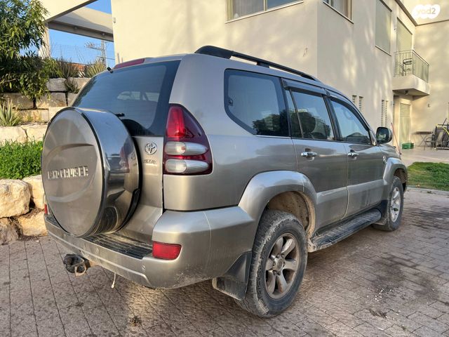 טויוטה לנד קרוזר