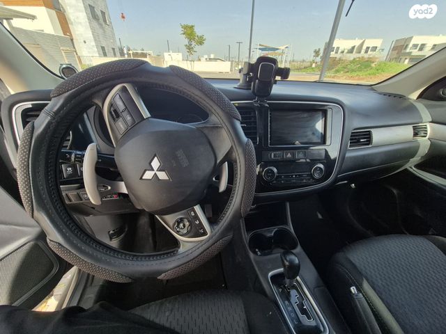 מיצובישי אאוטלנדר