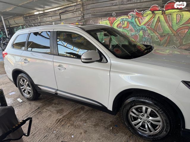 מיצובישי אאוטלנדר