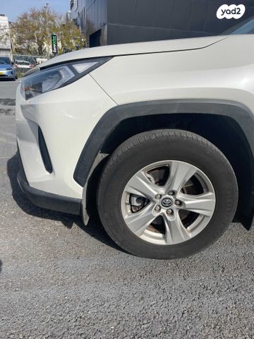 טויוטה RAV4