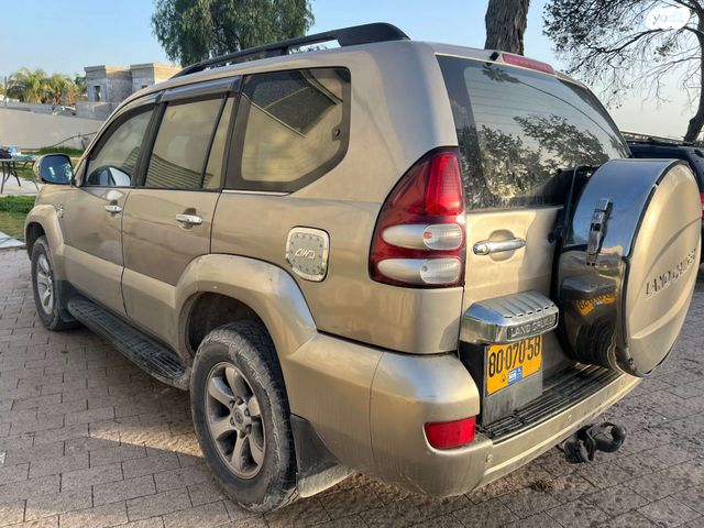 טויוטה לנד קרוזר